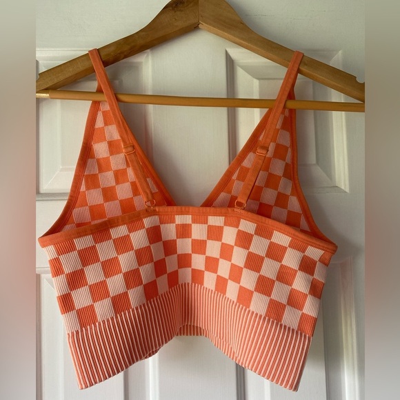 Bundle of (2) Tank Top Style Crop Tops Size M - Picture 3 of 9